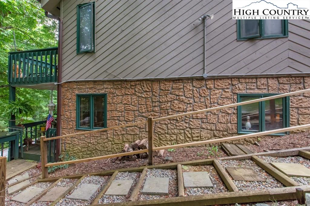 Image number 5 for the current listing