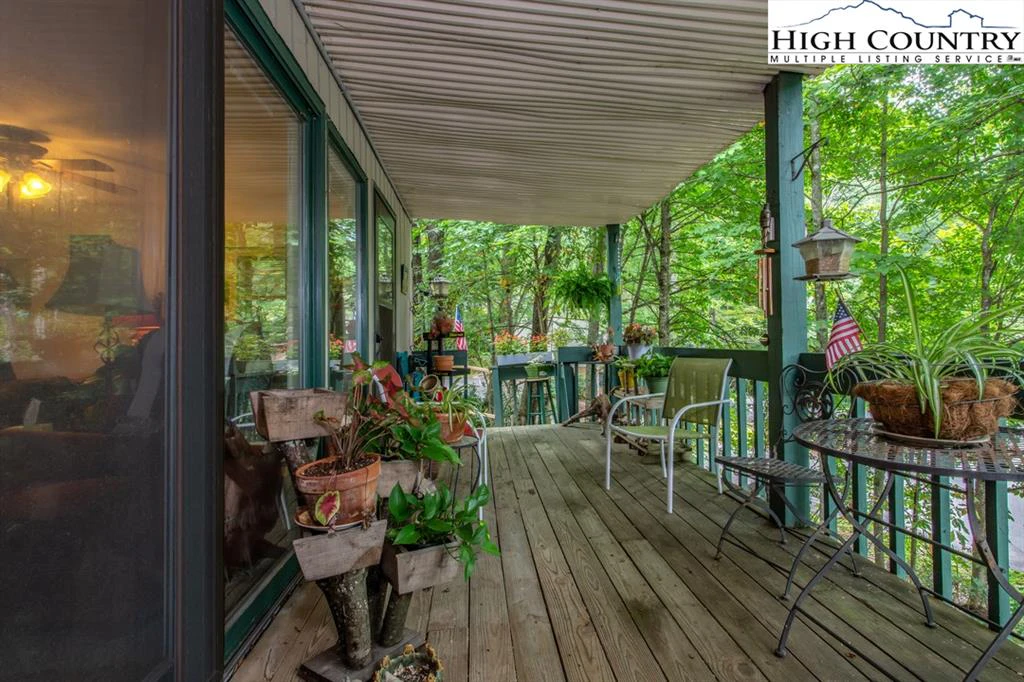 Image number 8 for the current listing