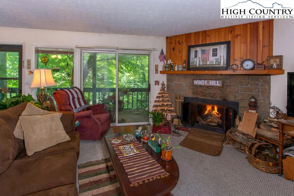 Image number 9 for the current listing