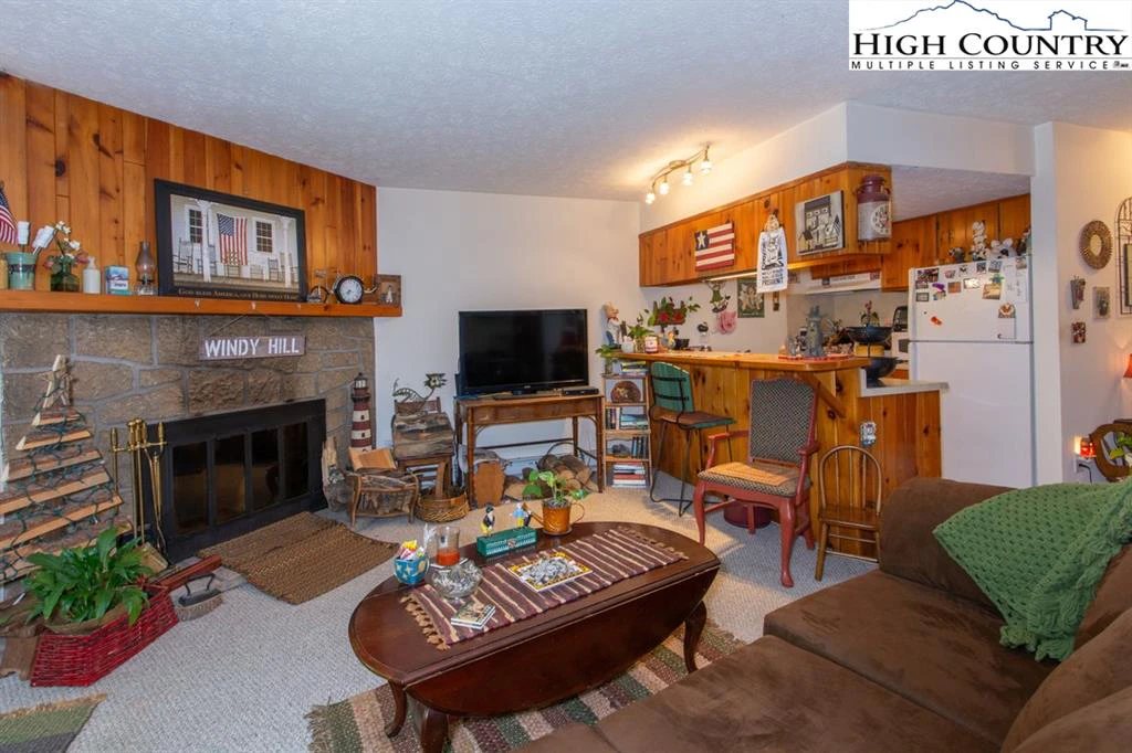 Image number 10 for the current listing
