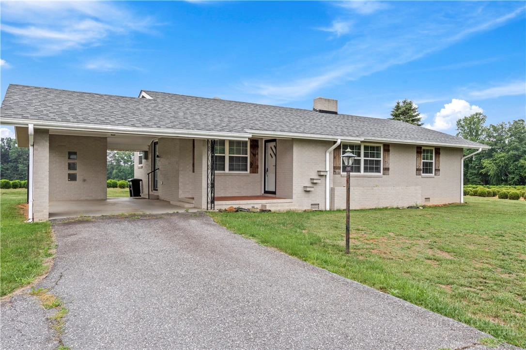 Image number 4 for the current listing