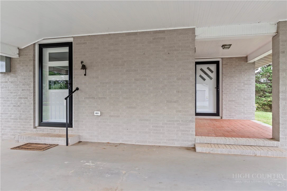 Image number 6 for the current listing
