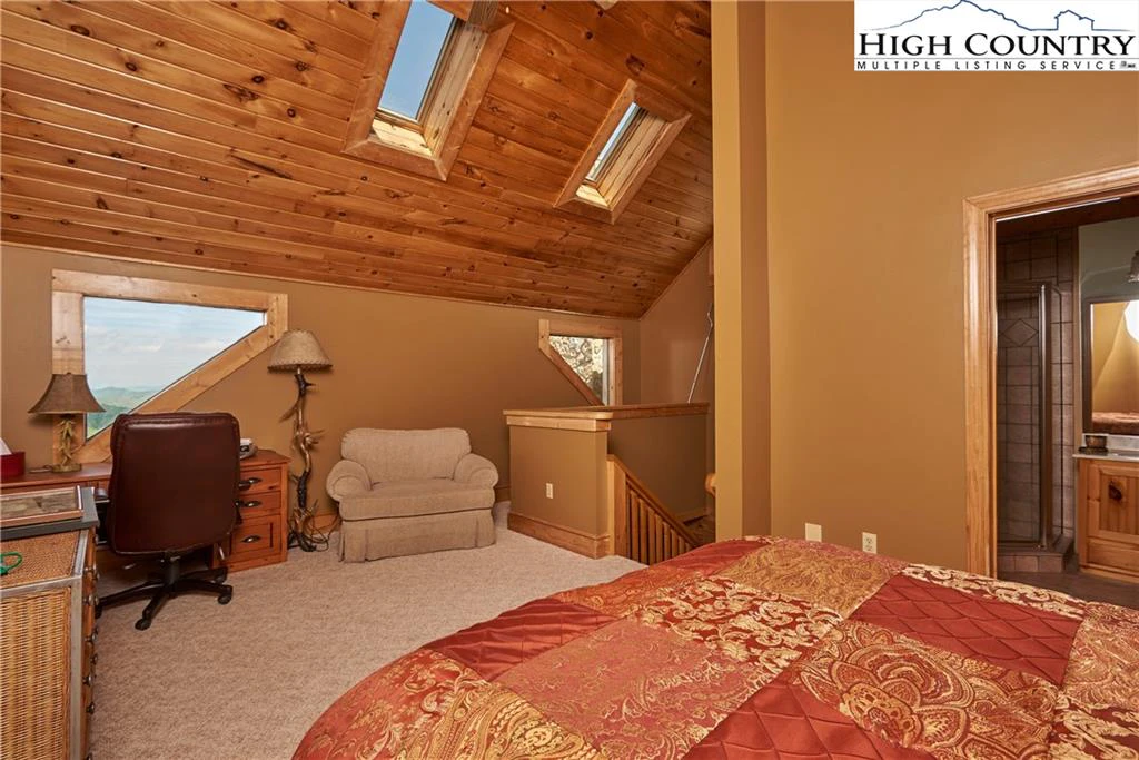 Image number 5 for the current listing