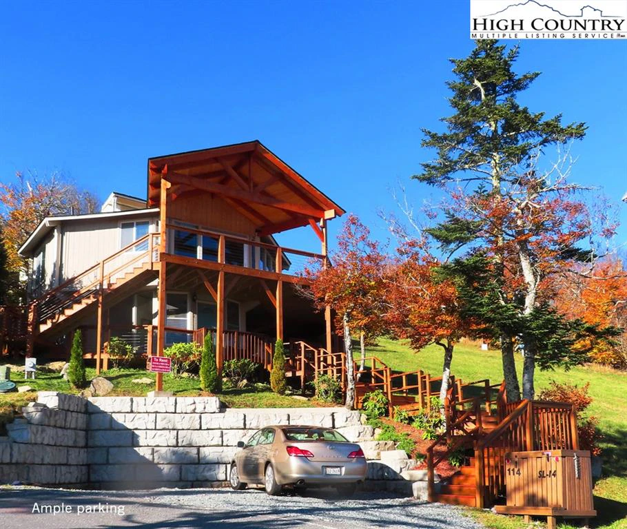 Image number 1 for the current listing