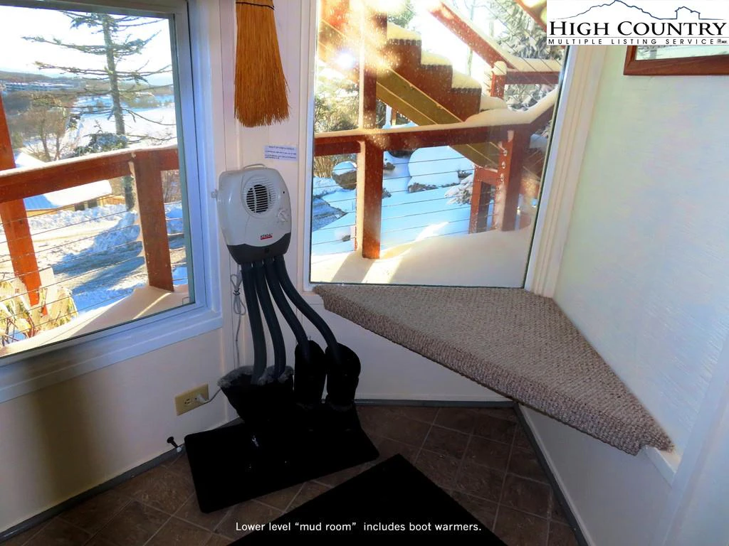 Image number 11 for the current listing