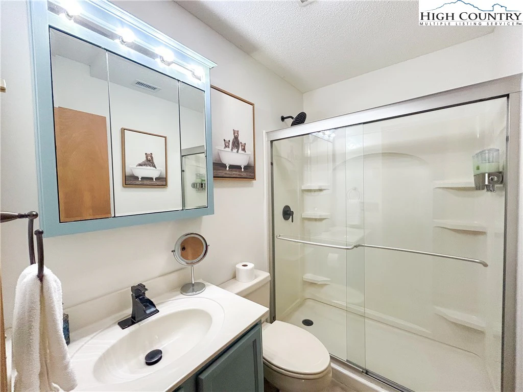 Image number 6 for the current listing