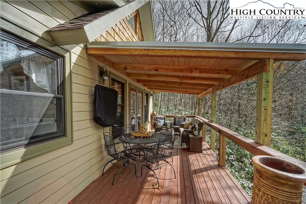 Image number 13 for the current listing