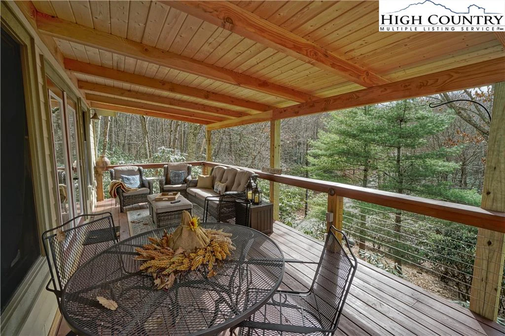 Image number 14 for the current listing