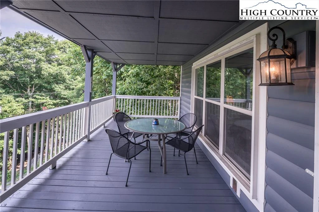 Image number 19 for the current listing