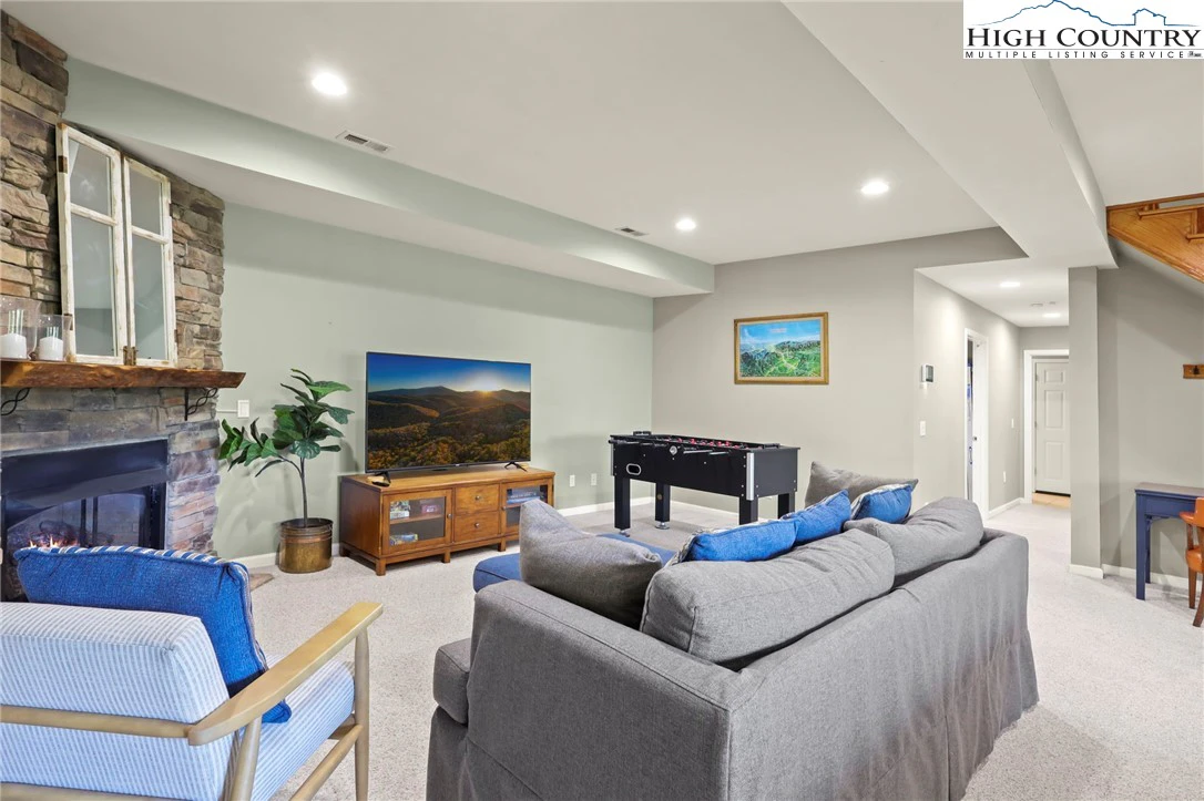 Image number 7 for the current listing