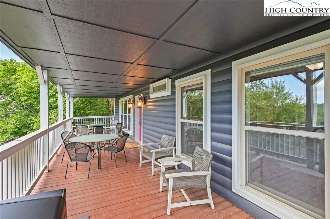 Image number 21 for the current listing