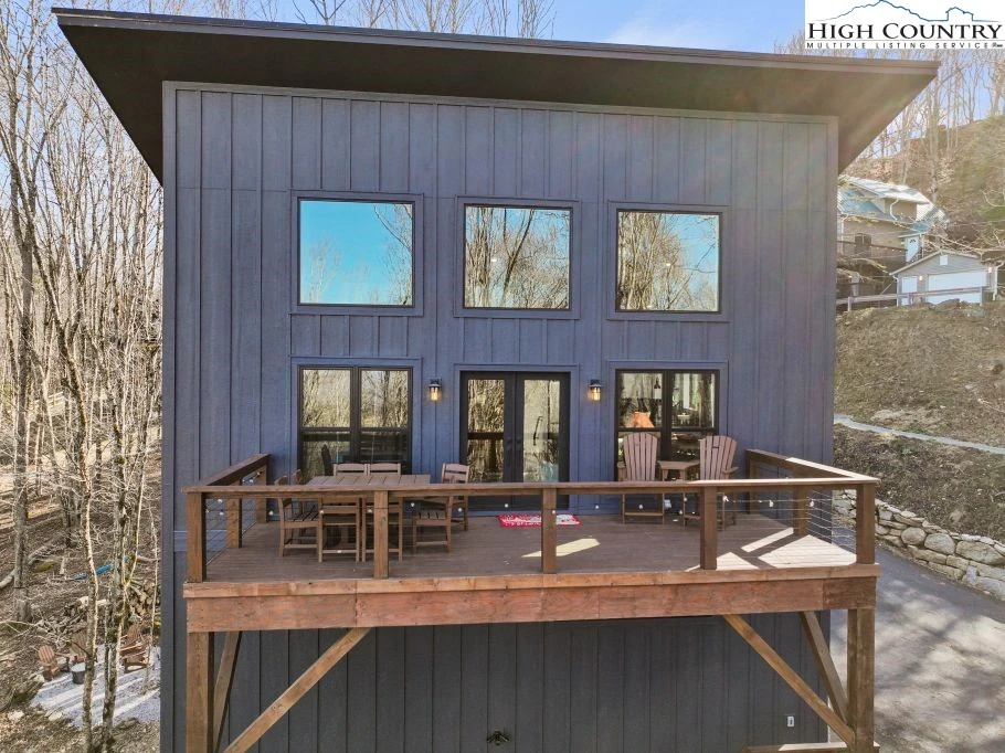Image number 13 for the current listing