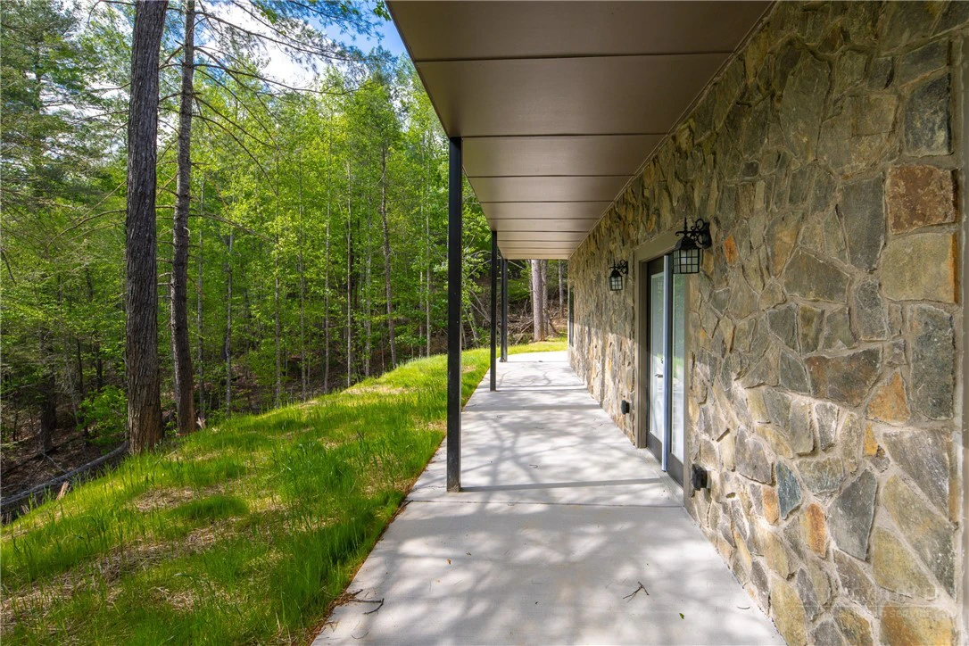 Image number 13 for the current listing