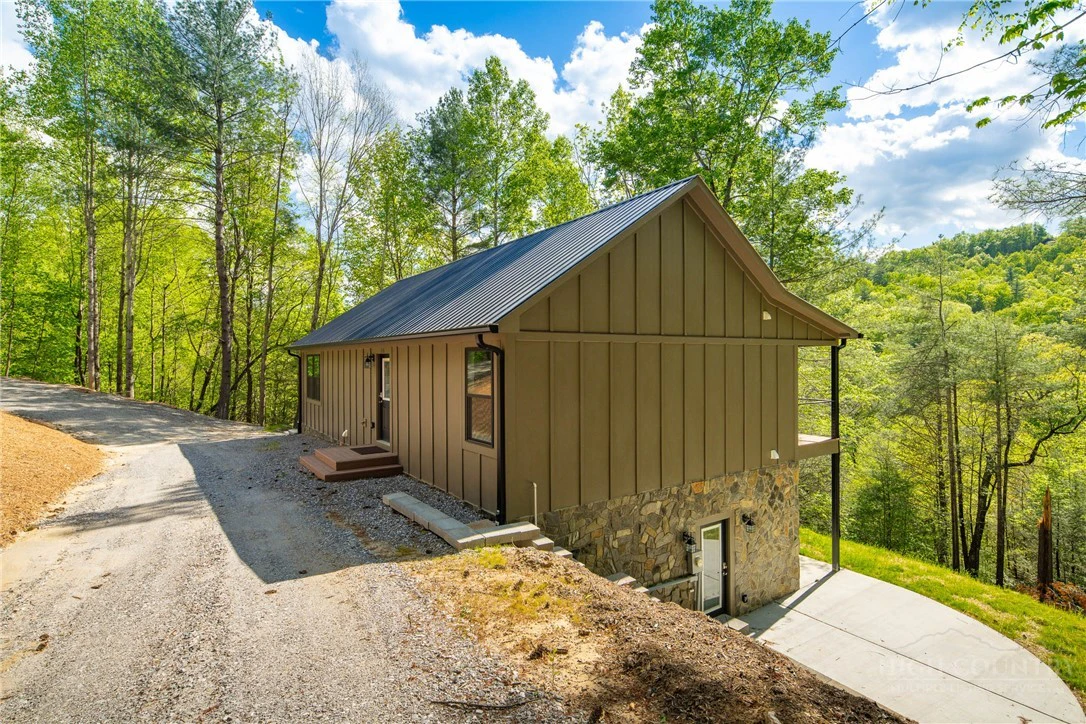 Image number 11 for the current listing