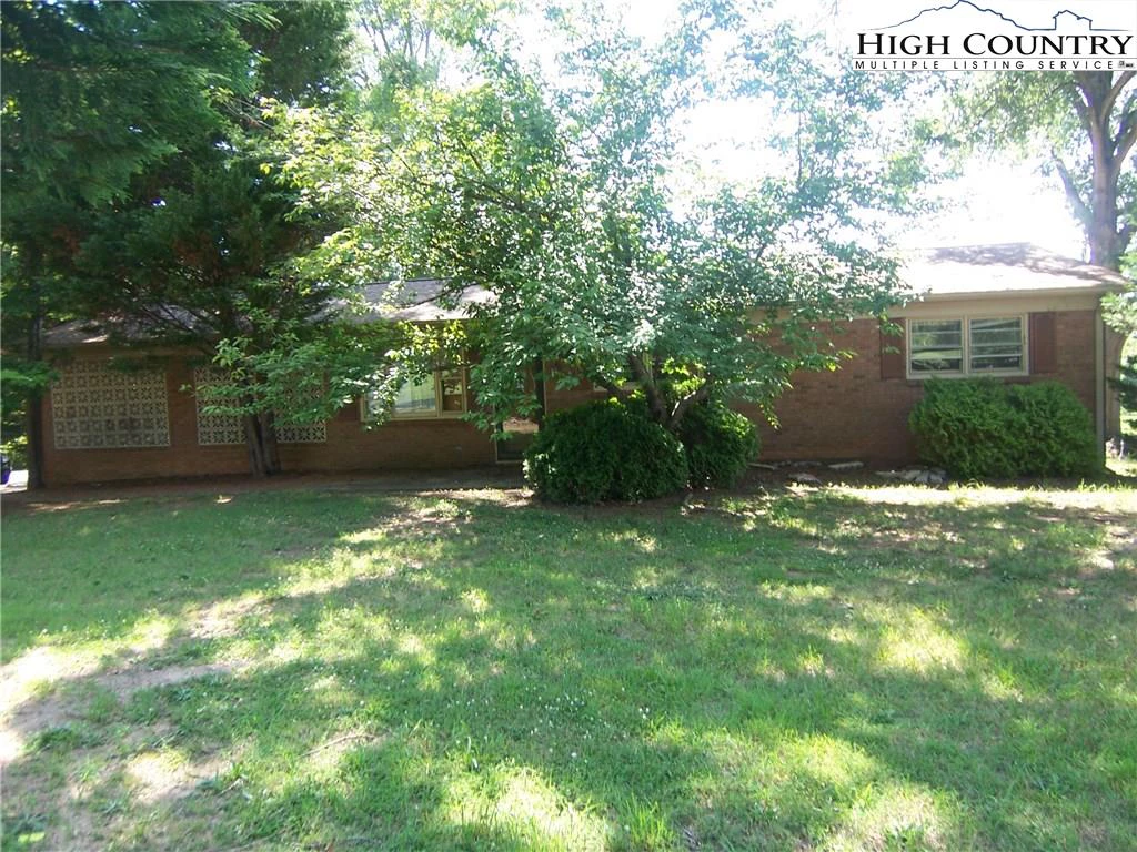 Image number 1 for the current listing
