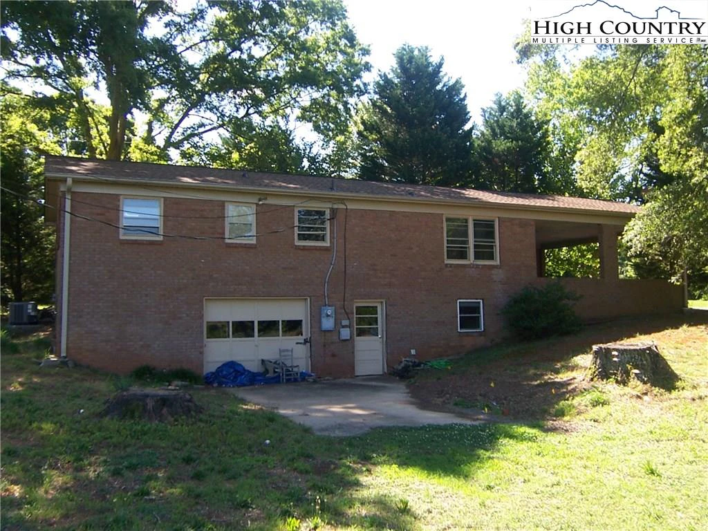 Image number 15 for the current listing