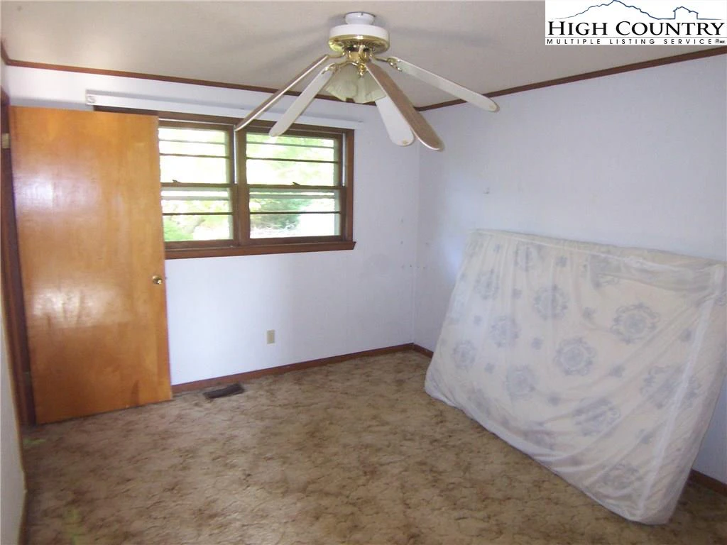 Image number 7 for the current listing