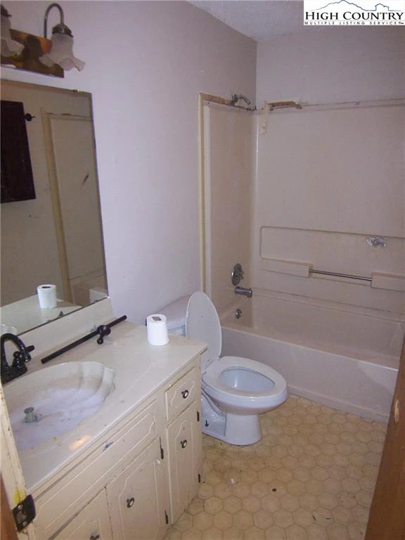 Image number 8 for the current listing