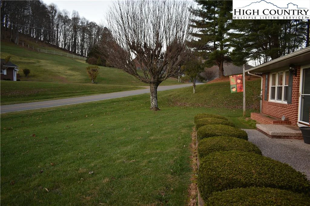 Image number 21 for the current listing