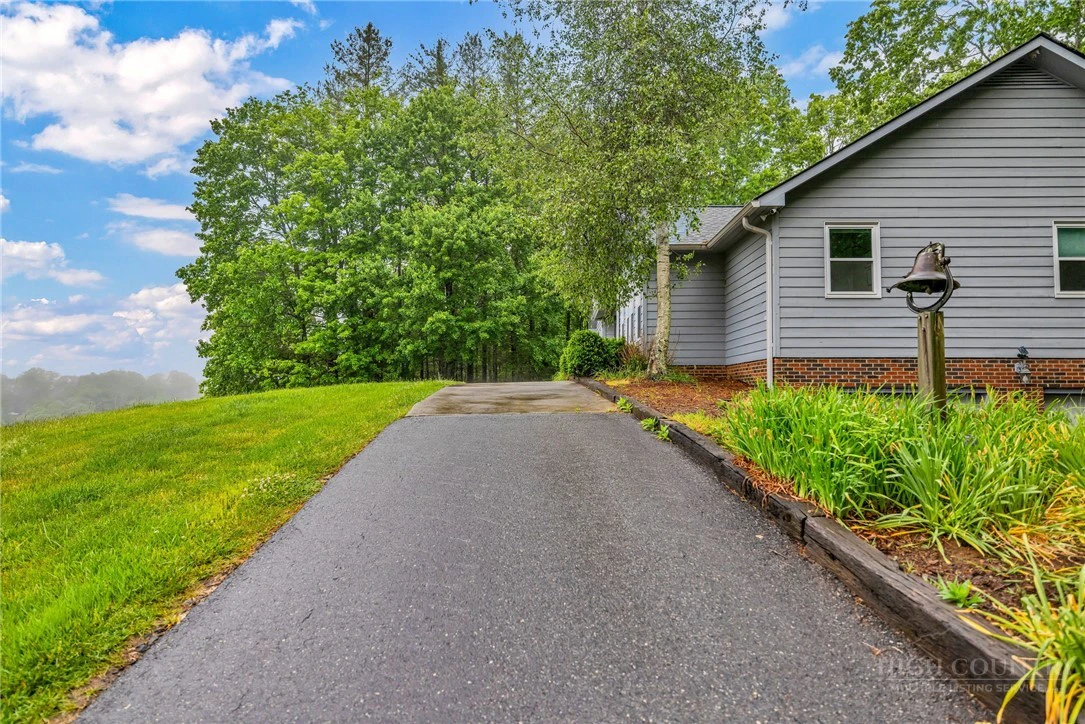 Image number 6 for the current listing
