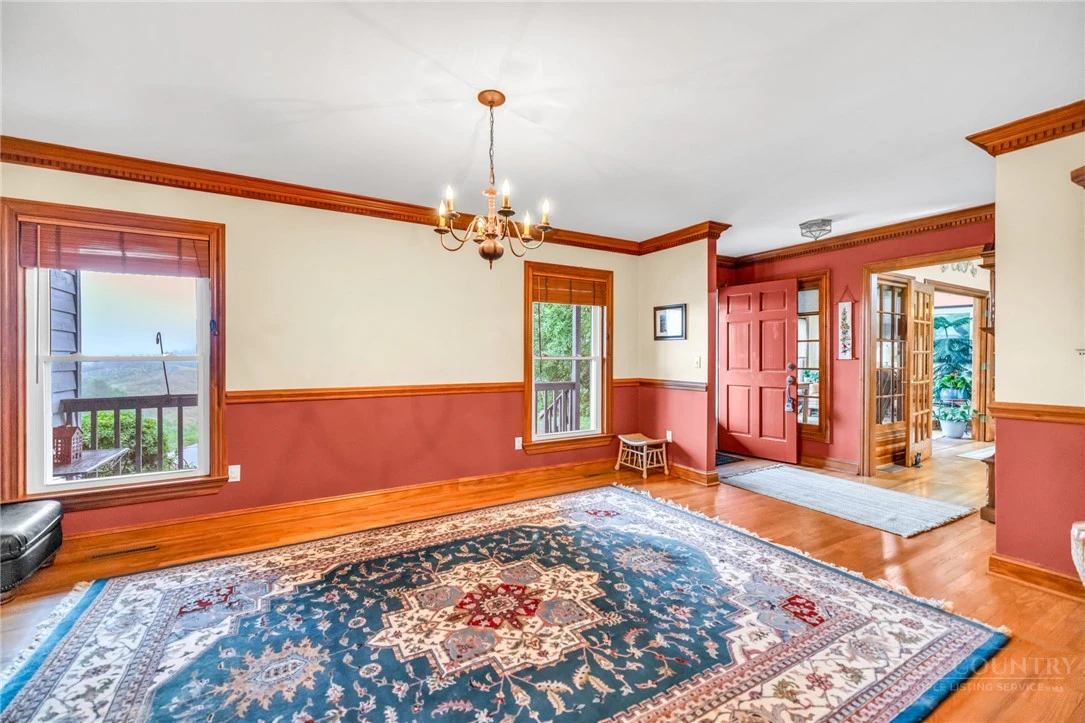 Image number 10 for the current listing