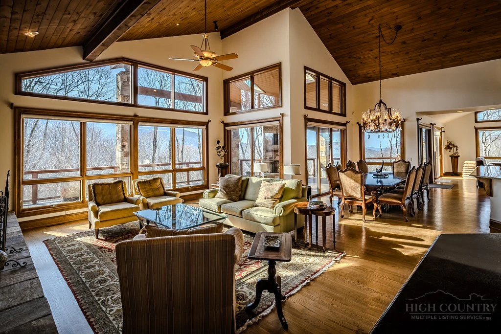 Image number 21 for the current listing
