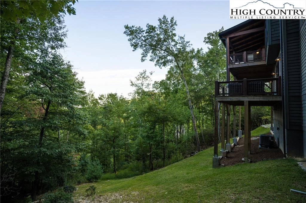 Image number 11 for the current listing