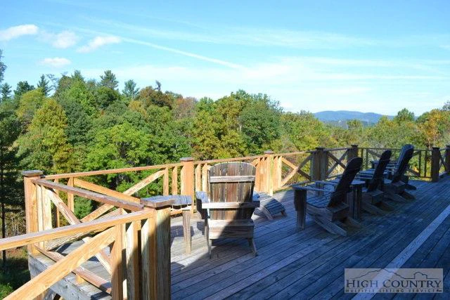 Image number 11 for the current listing