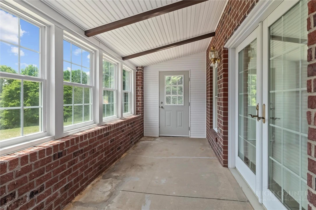 Image number 12 for the current listing