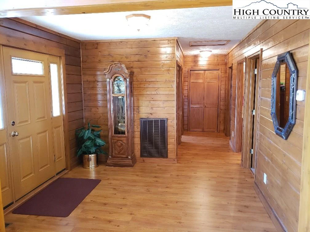 Image number 6 for the current listing