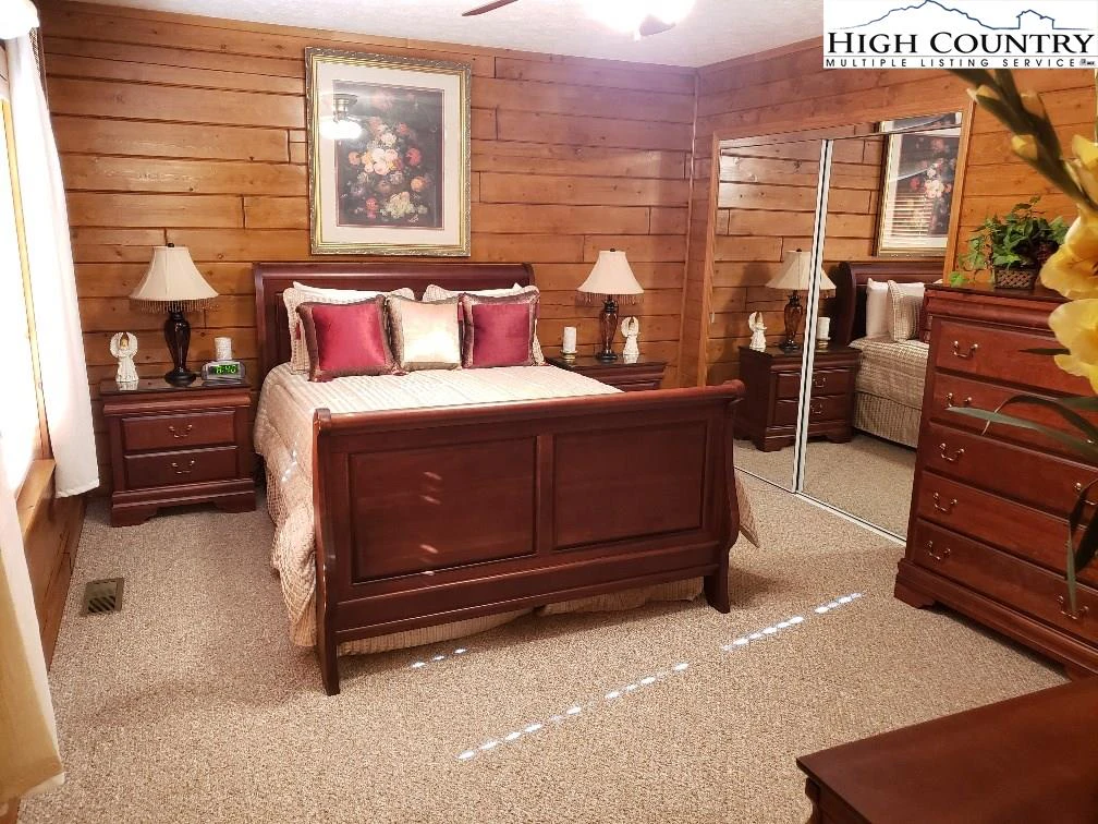 Image number 7 for the current listing
