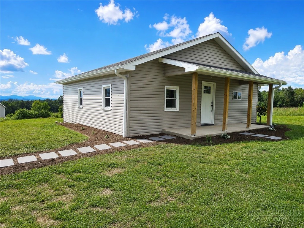 Image number 2 for the current listing