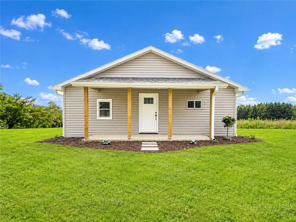 Image number 3 for the current listing