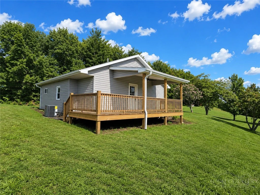 Image number 4 for the current listing