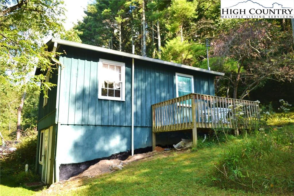 Image number 1 for the current listing
