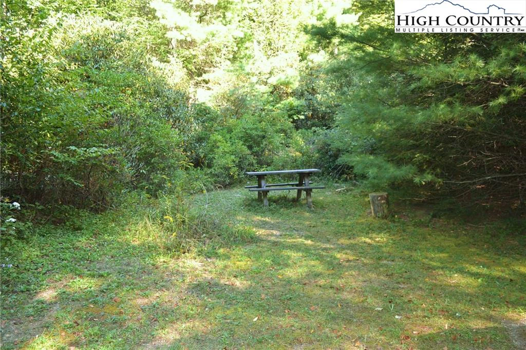 Image number 21 for the current listing