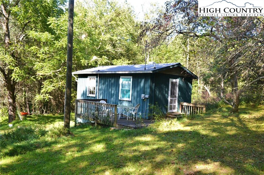 Image number 19 for the current listing