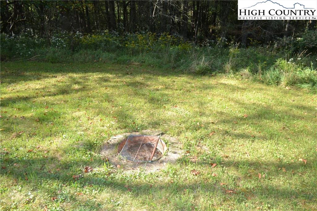 Image number 4 for the current listing