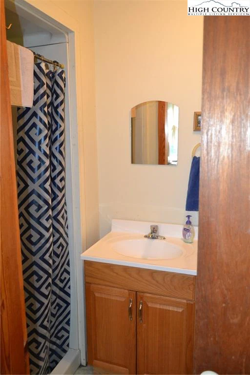 Image number 9 for the current listing