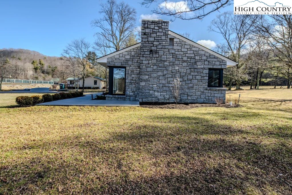 Image number 10 for the current listing