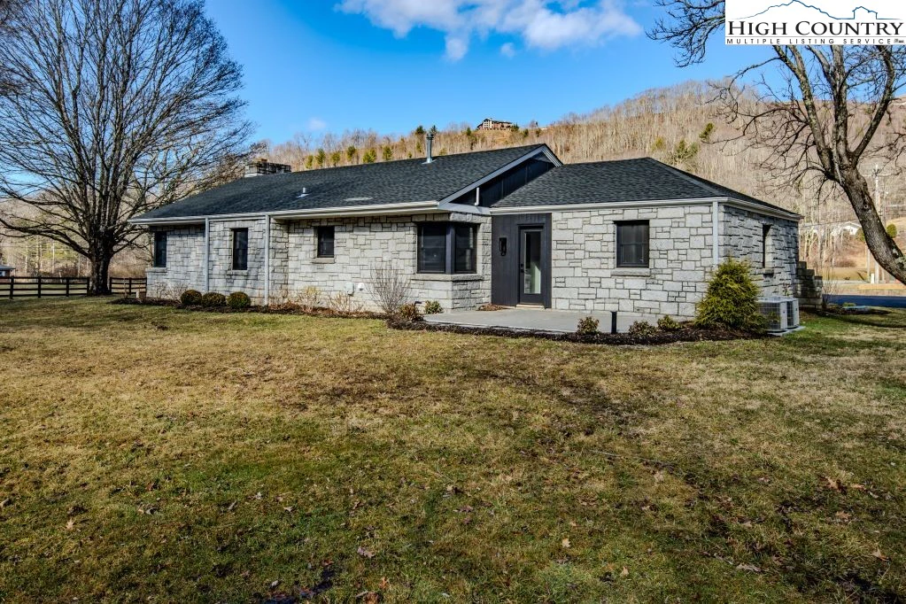Image number 11 for the current listing