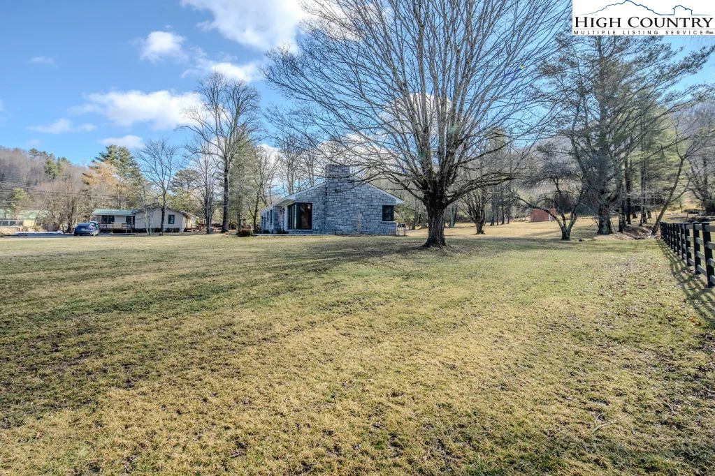 Image number 13 for the current listing