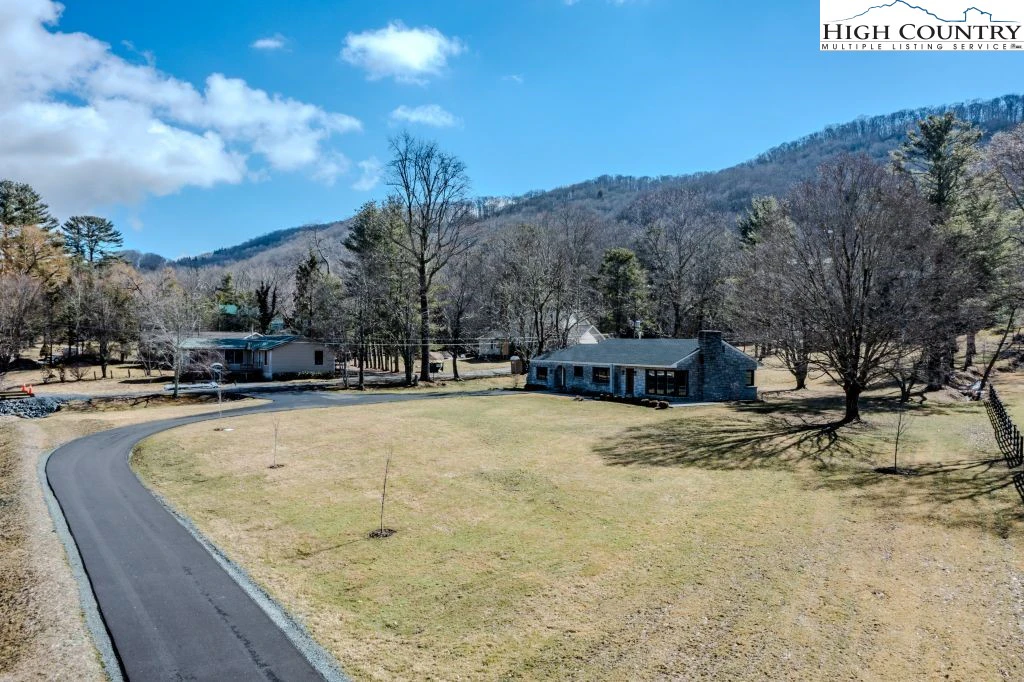 Image number 15 for the current listing