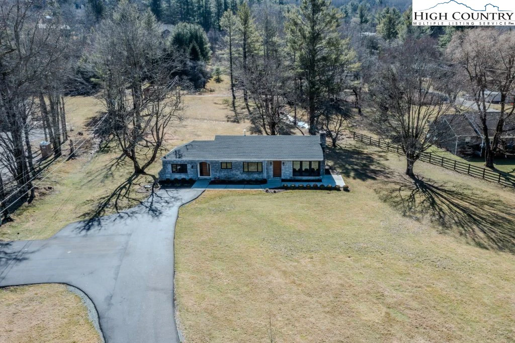 Image number 17 for the current listing