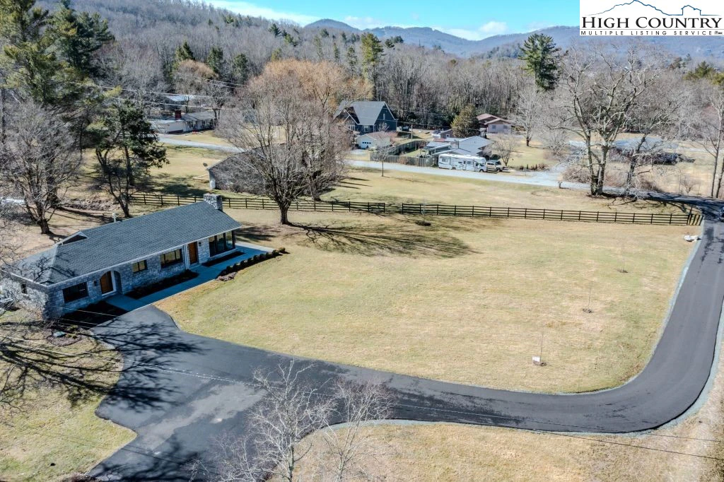 Image number 18 for the current listing