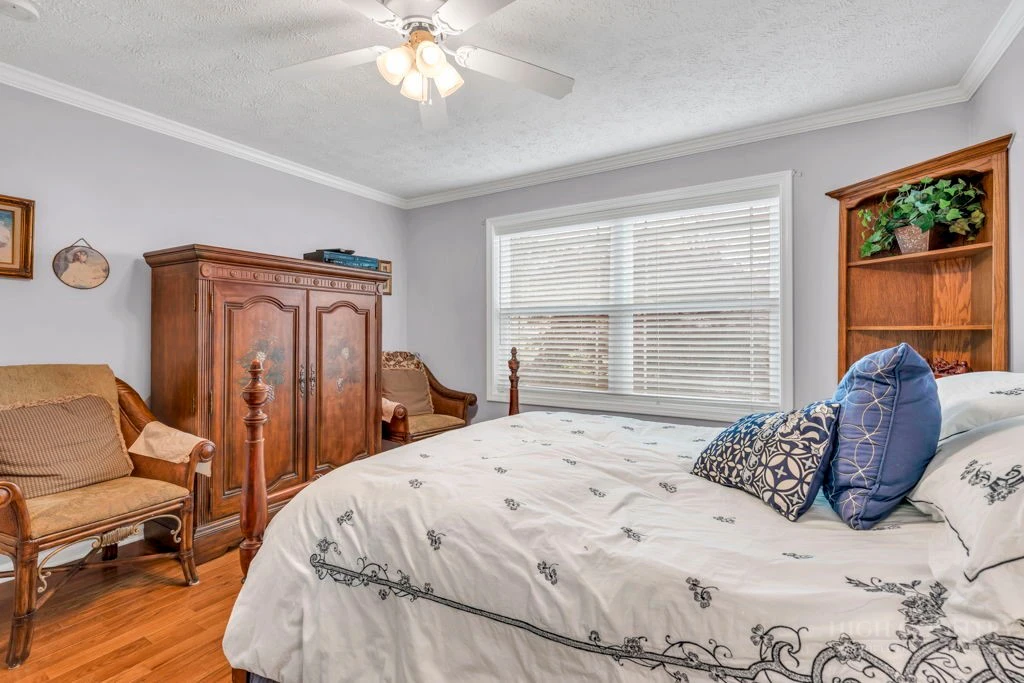 Image number 7 for the current listing