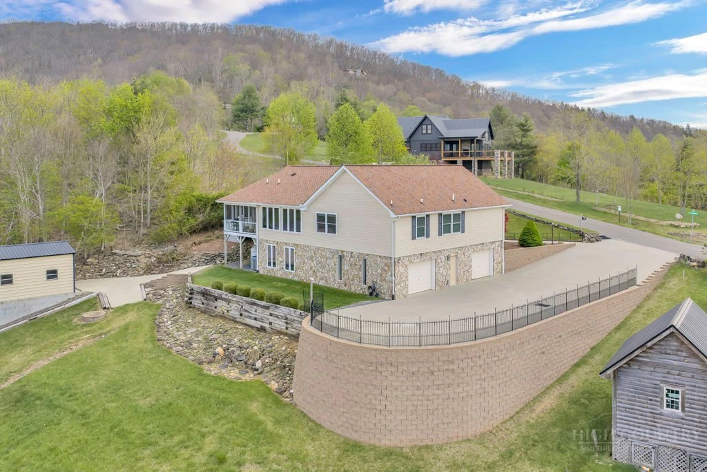 Image number 20 for the current listing