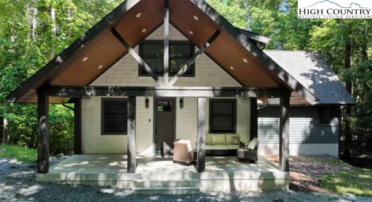 Image number 1 for the current listing