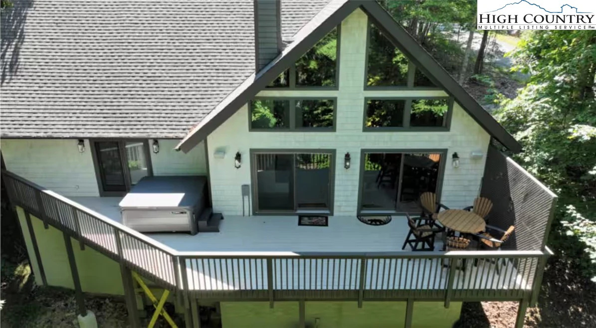 Image number 18 for the current listing