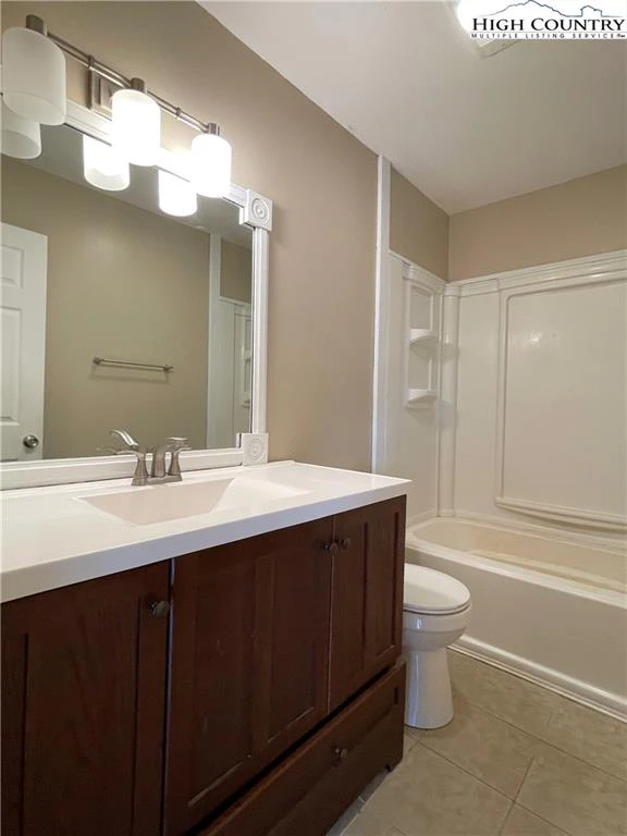 Image number 5 for the current listing